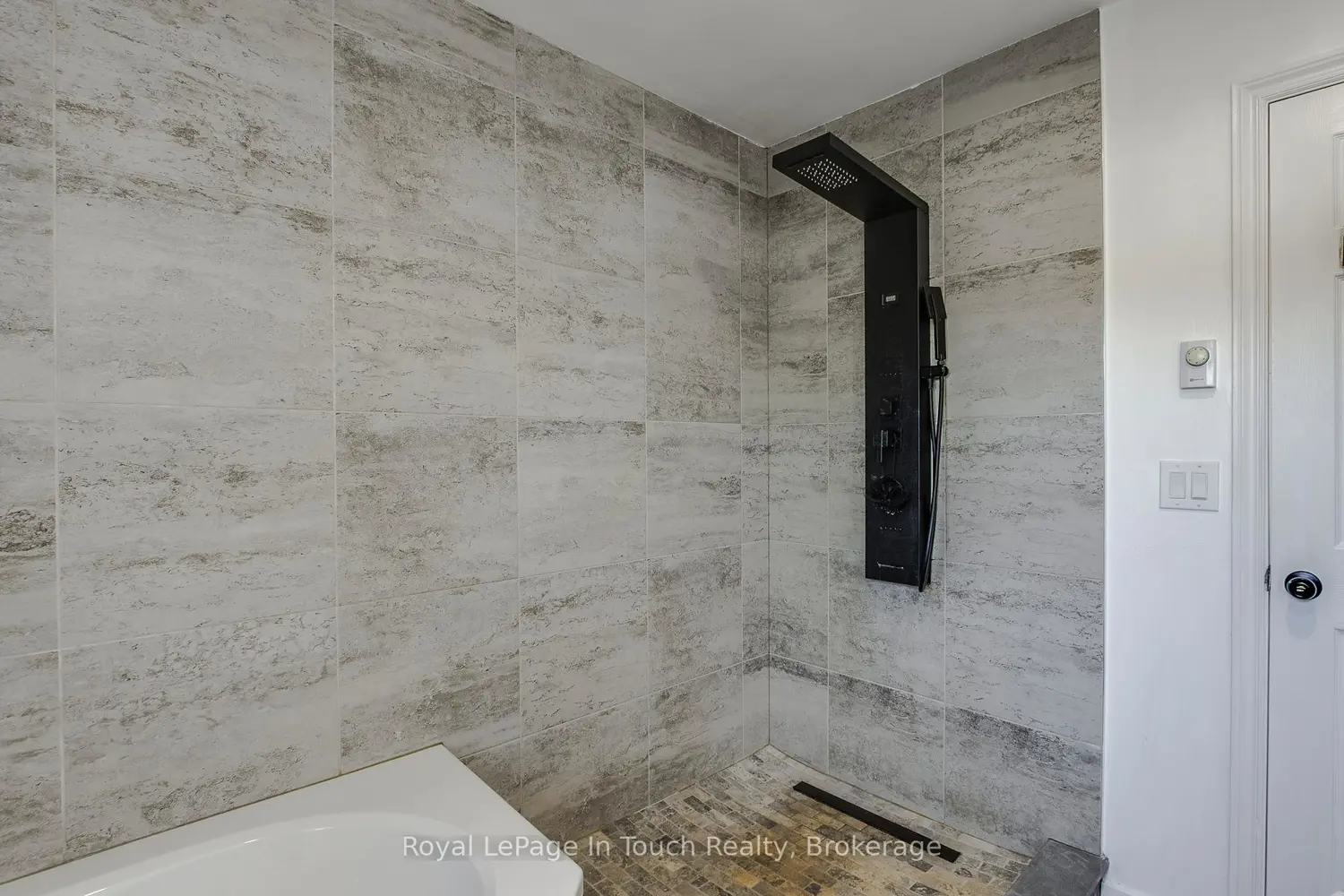 Additional image 10 of 142 Duck Bay Road