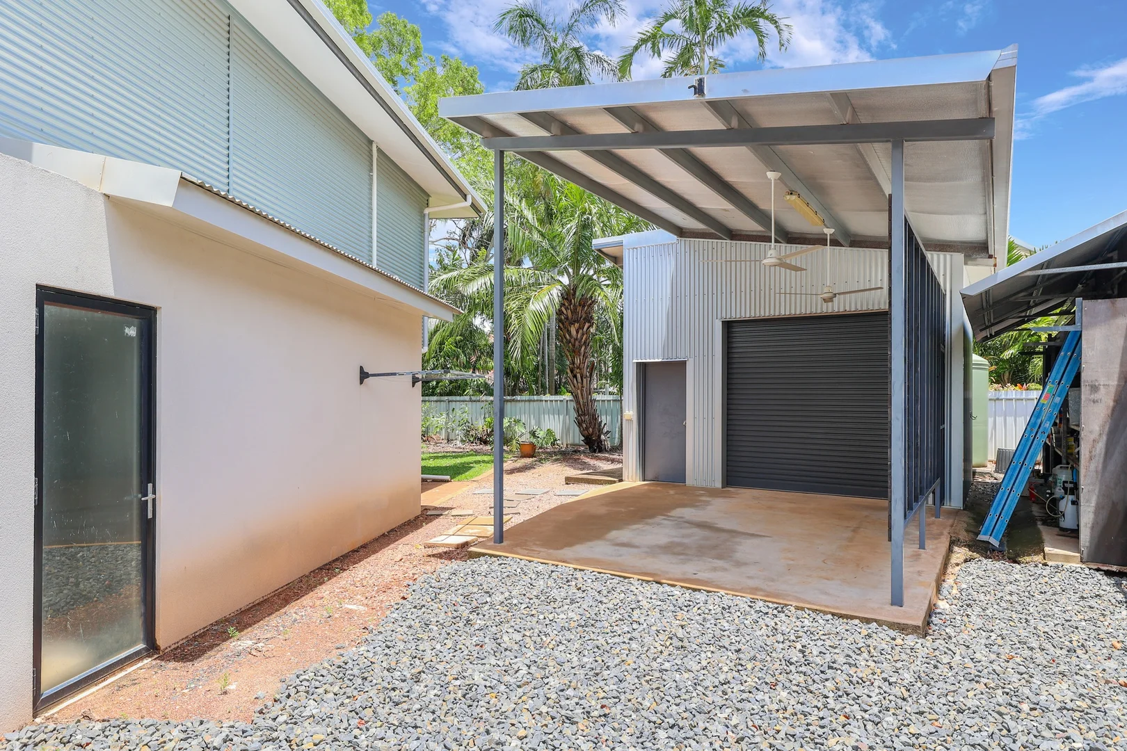 Additional image 18 of 17 Claymore Circuit, Brinkin NT 0810