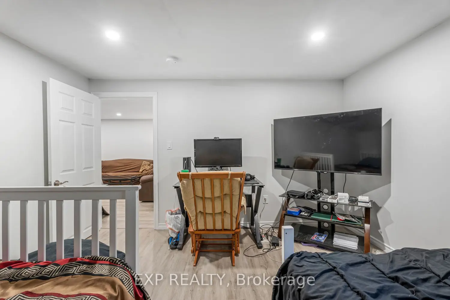 Additional image 14 of 1986 Stanley Av Avenue