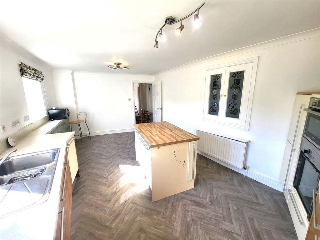 Additional image 5 of 3 bed flat to rentDuckmill Crescent, Bedford MK42