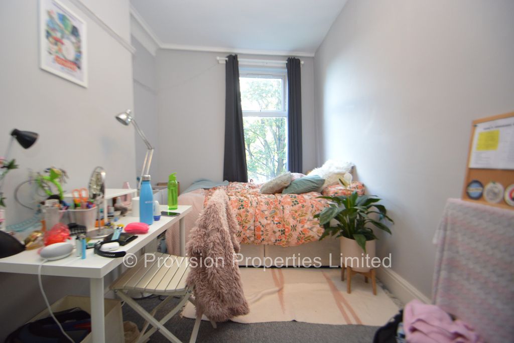 Additional image 9 of 8 bed end terrace house to rentVictoria Road, Hyde Park, Leeds LS6