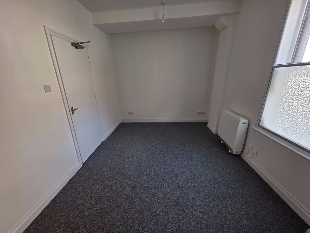 Additional image 4 of 1 bed flat to rentNewton Road, Yeovil BA20