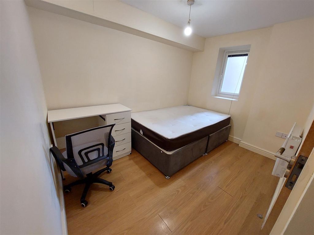 5 bed shared accommodation to rentCrwys Road, Cardiff CF24 photo 4