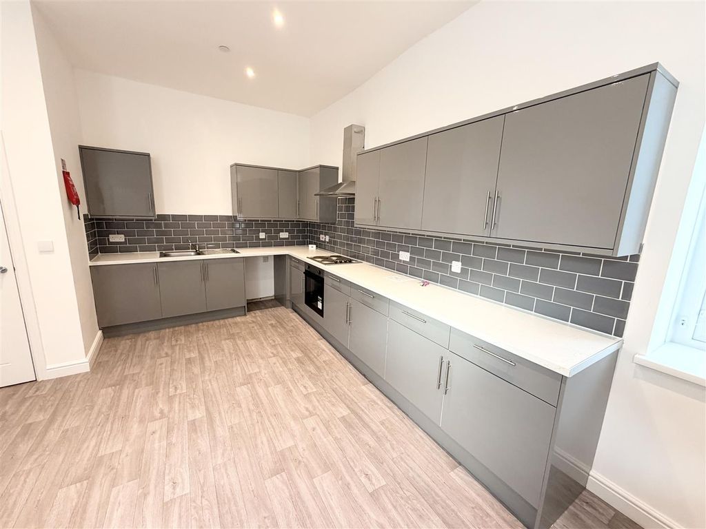 Additional image 3 of Room to rentHMO Property, Commercial Street, Senghenydd, Caerphilly CF83