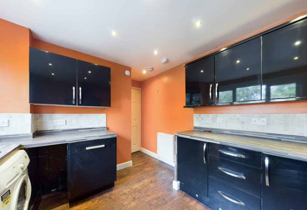 Additional image 5 of 3 bed terraced house to rentNorth Berwick Crescent, Glasgow G75