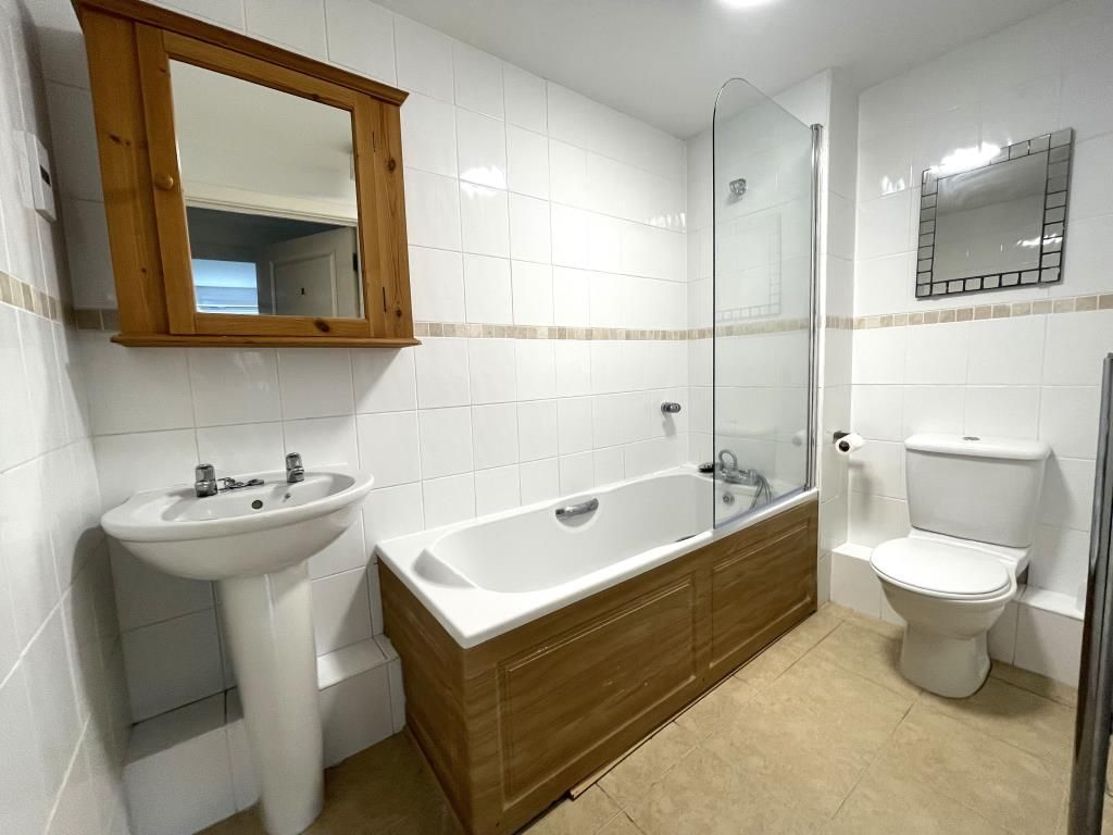 Additional image 8 of 2 bed flat to rentNewbury, Berkshire RG14