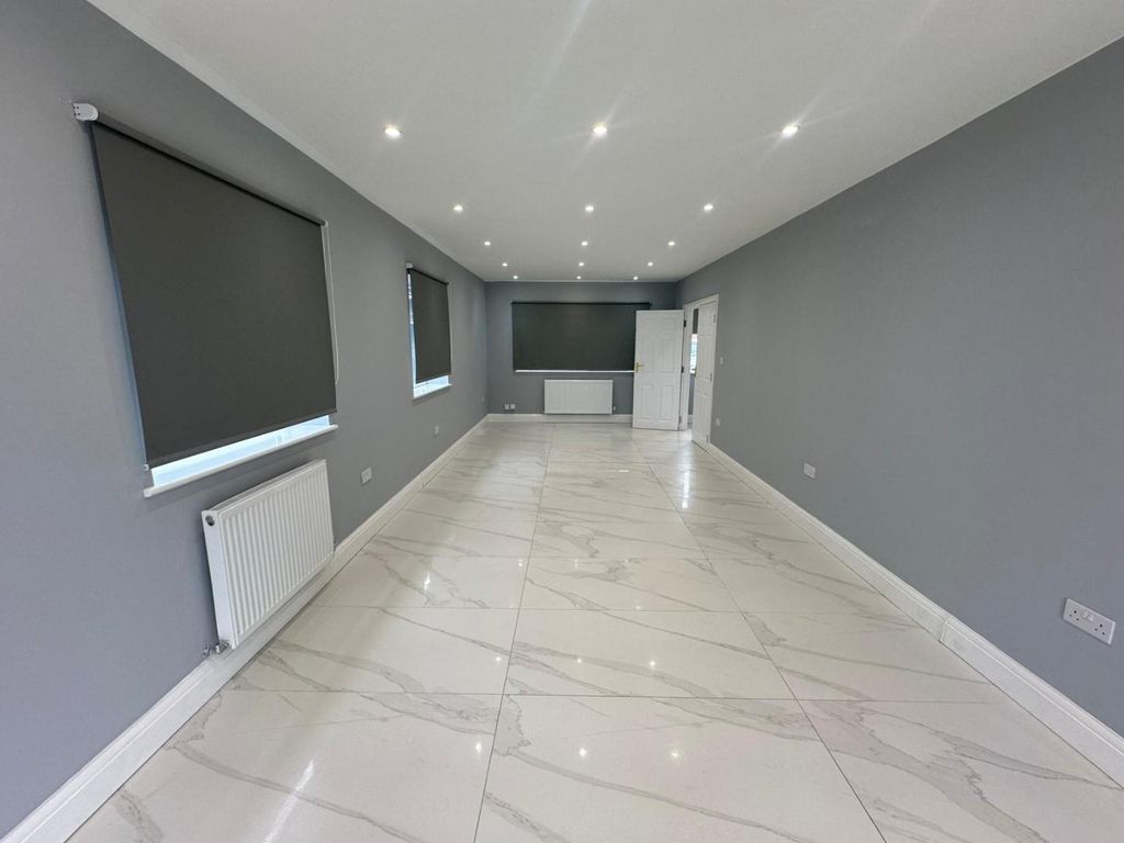 Additional image 4 of 8 bed property to rentRockley Road, Luton LU1