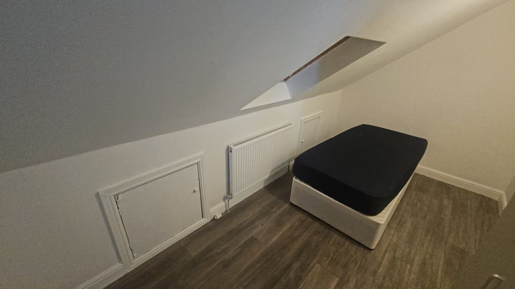 Additional image 6 of 8 bed shared accommodation to rentBiscot Road, Luton LU3