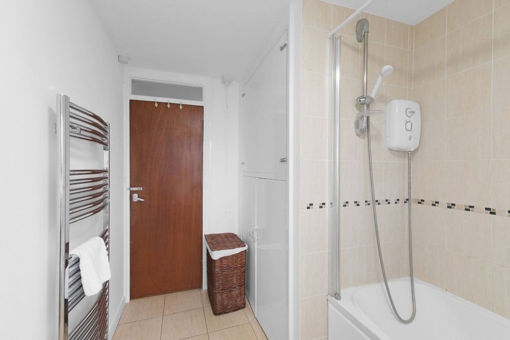 Additional image 13 of 2 bed flat to rentWokingham Road, Binfield, Bracknell RG42