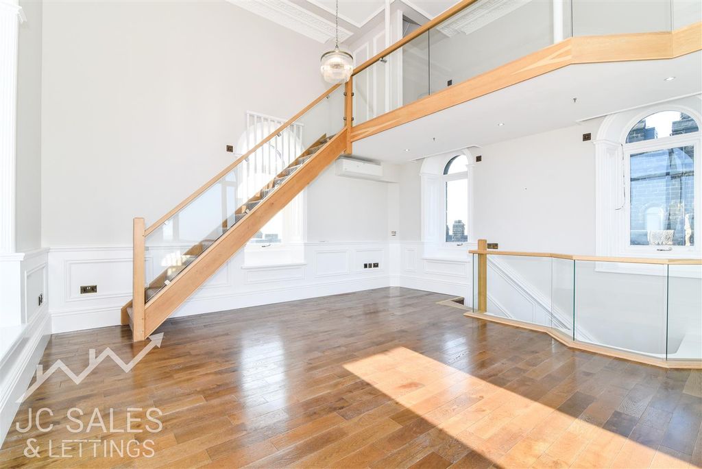 Additional image 8 of 2 bed flat to rentRiber Castle, Riber Road, Riber, Matlock DE4