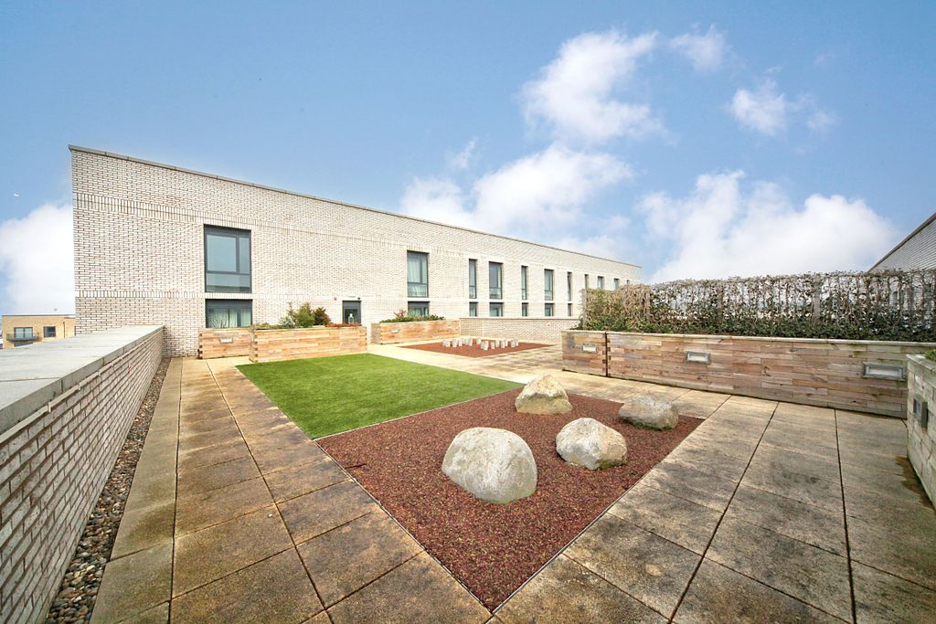 Additional image 11 of 2 bed flat to rentViva Court, Kimpton Road, Luton LU2