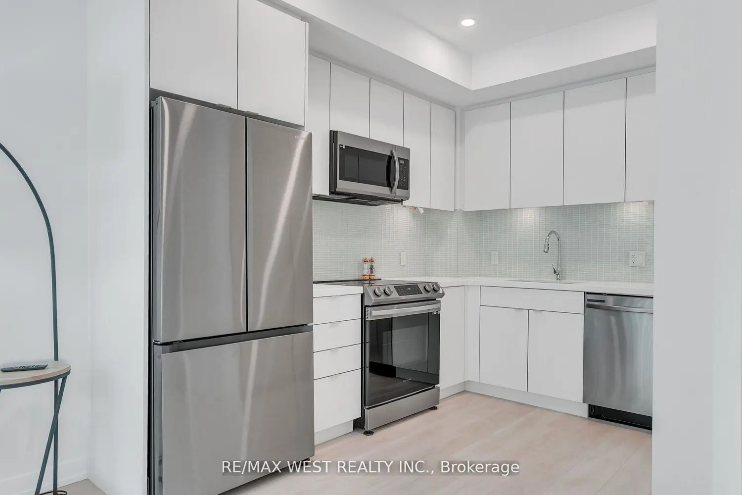 Additional image 3 of 415 Sea Ray Avenue G39