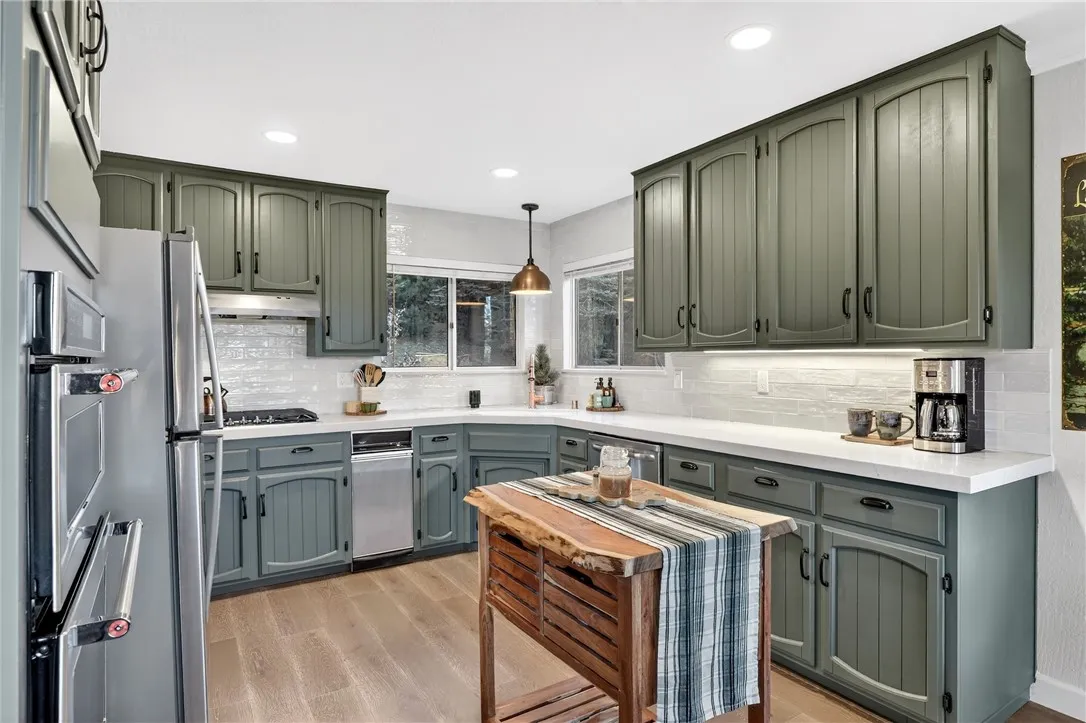 Additional image 83 of 26633 Thunderbird Dr, Lake Arrowhead, CA 92352