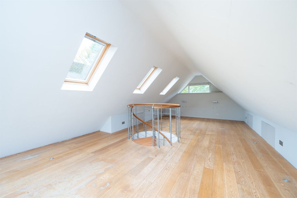 Additional image 22 of 6 bed detached house to rentForest Grange, Horsham, West Sussex RH13