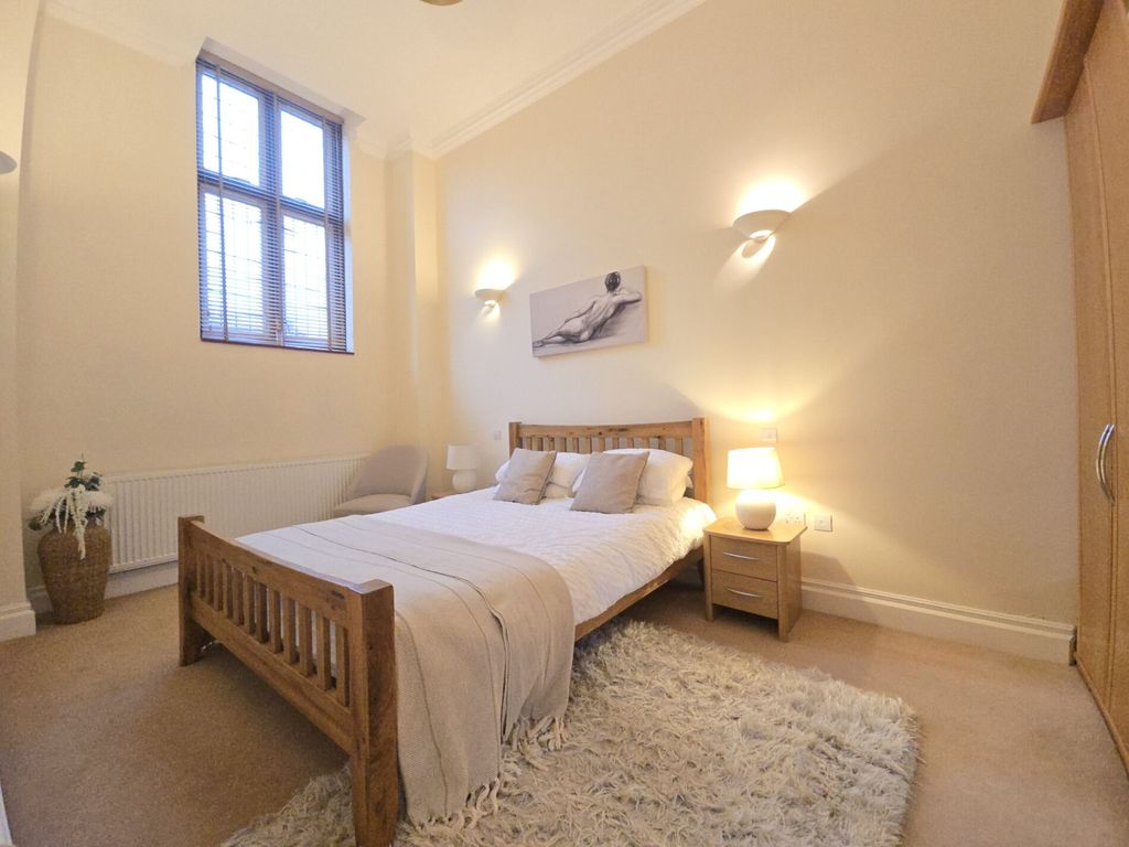 Additional image 9 of 2 bed flat to rentConvent Court, Windsor SL4