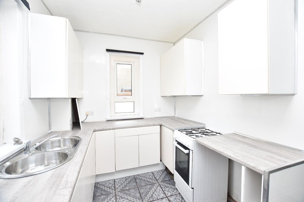 Additional image 6 of 2 bed flat to rentGlencairn Road, Paisley PA3