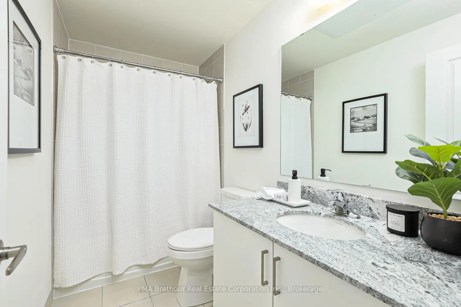 Additional image 14 of 17 Spooner Crescent 202