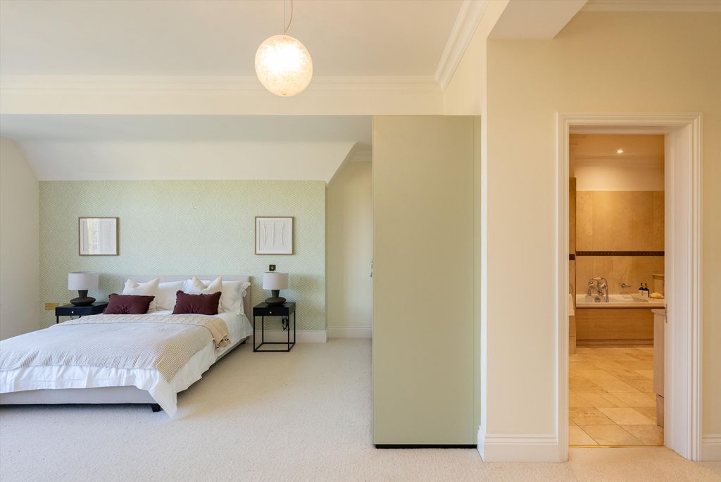 Additional image 8 of 3 bed flat to rentOckham Lane, Cobham, Surrey KT11
