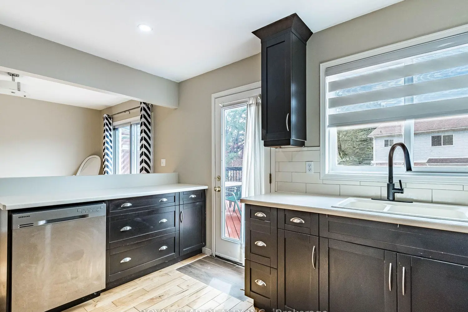 Additional image 9 of 18 Woodside Square