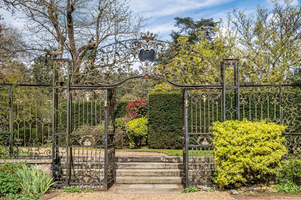 Additional image 12 of 3 bed flat to rentAlbury Park Mansion, Albury Park, Albury, Guildford GU5
