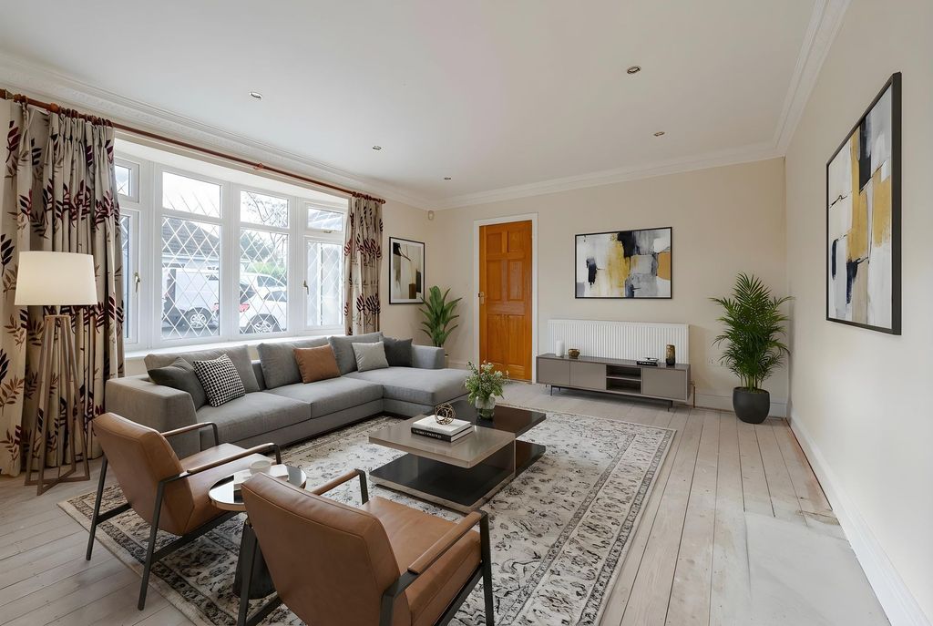 Additional image 8 of 5 bed detached bungalow to rentYarmouth Road, Lowestoft NR32