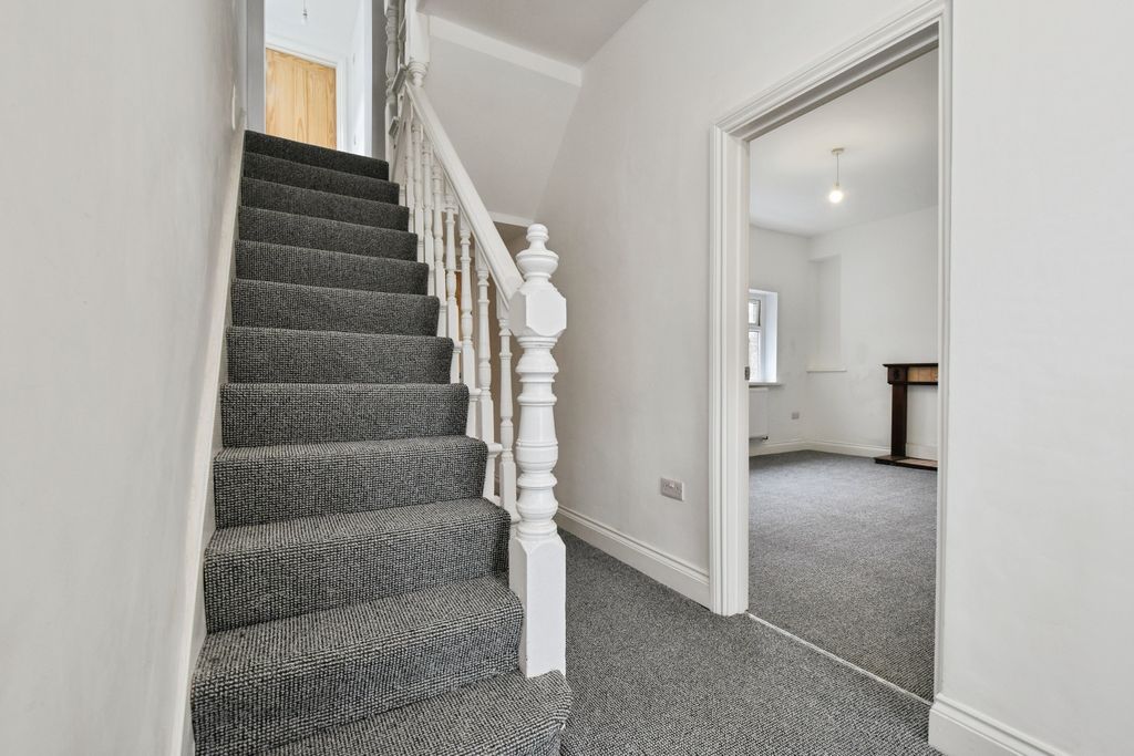 Additional image 10 of 3 bed property to rentGron Road, Ammanford SA18