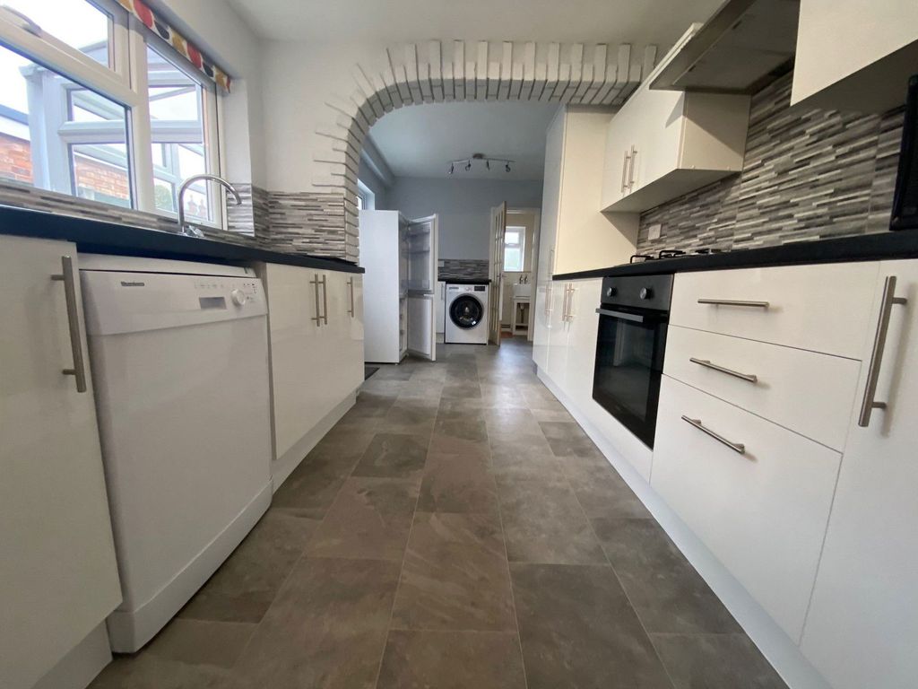 Additional image 5 of 3 bed semi-detached house to rentMerton Road, Malvern, Worcestershire WR14
