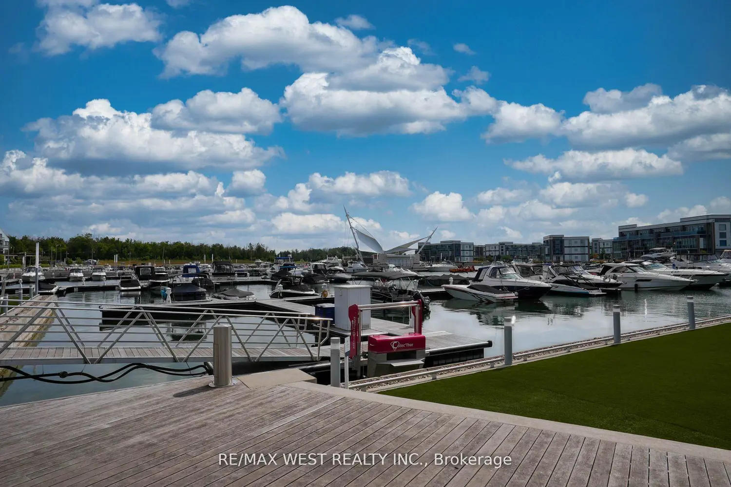 Additional image 7 of 415 Sea Ray Avenue G39