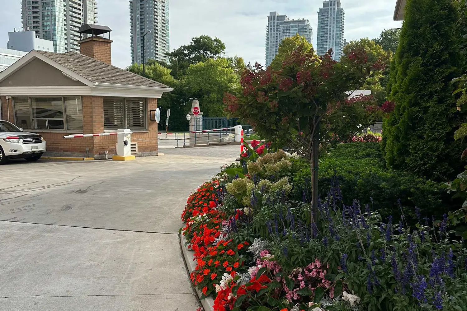 Additional image 18 of 115 Omni Drive 2605