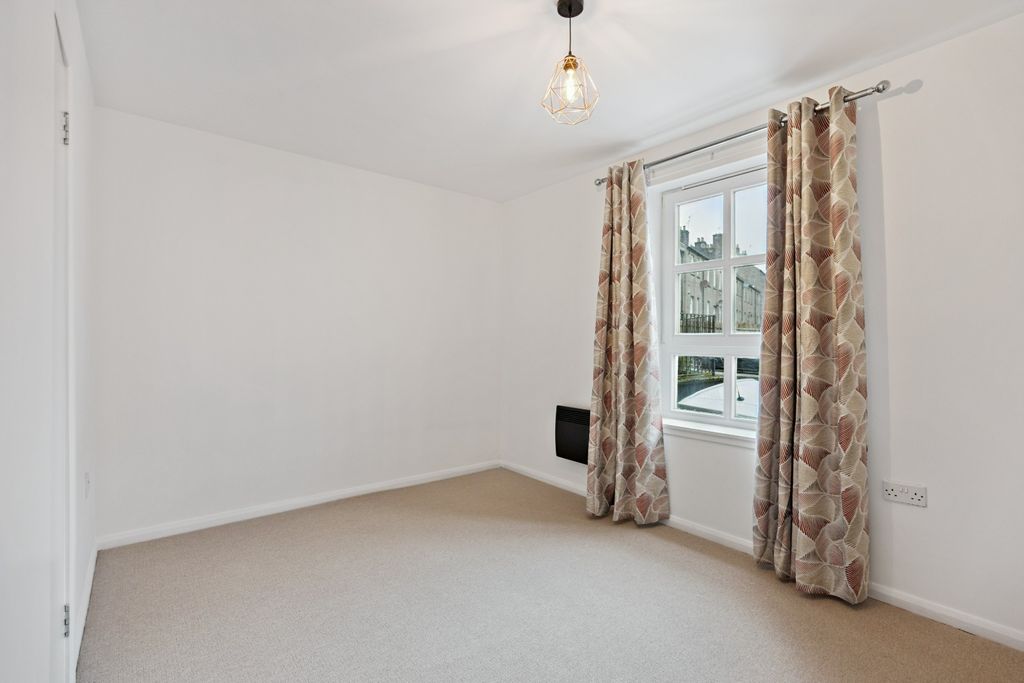 Additional image 5 of 2 bed flat to rentBaker Street, Stirling, Stirlingshire FK8