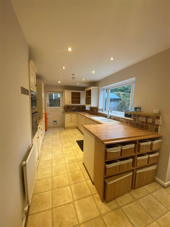 Additional image 3 of 3 bed detached house to rentBadham Close, Caerphilly CF83