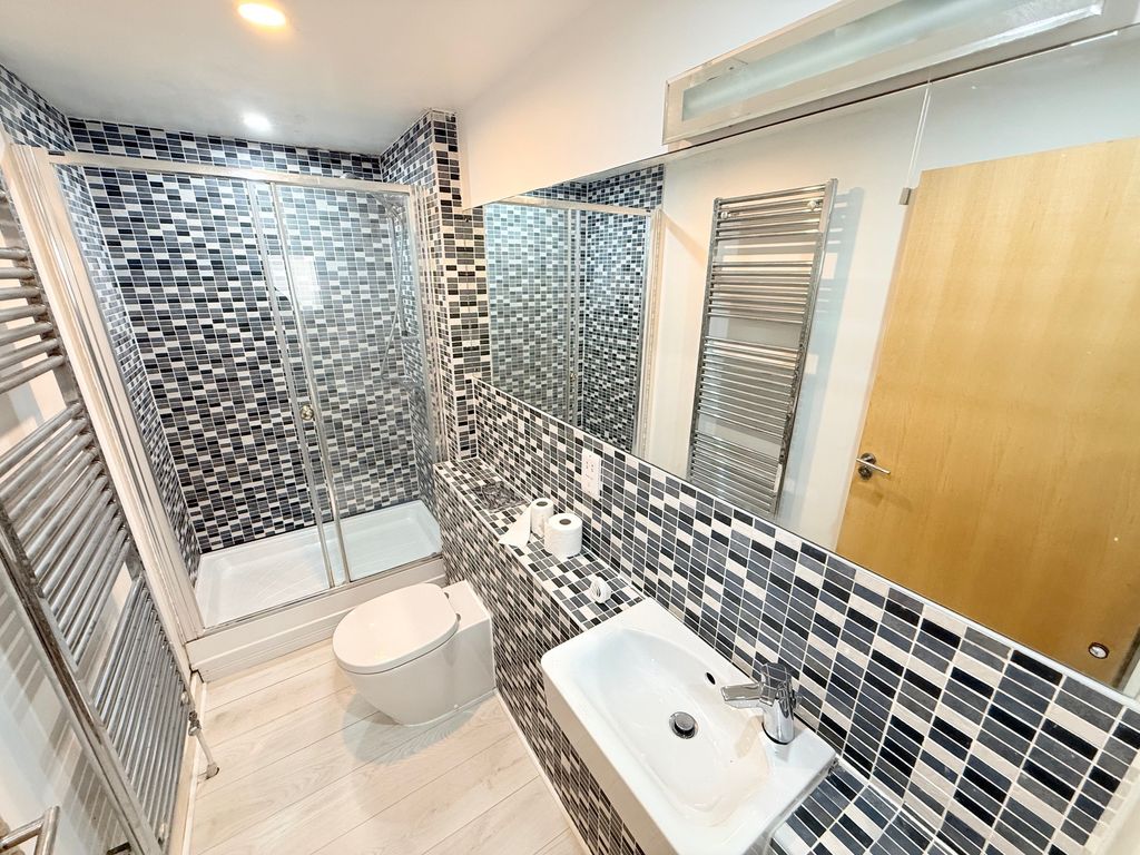 Additional image 6 of 2 bed flat to rentThe Crescent, Newquay TR7
