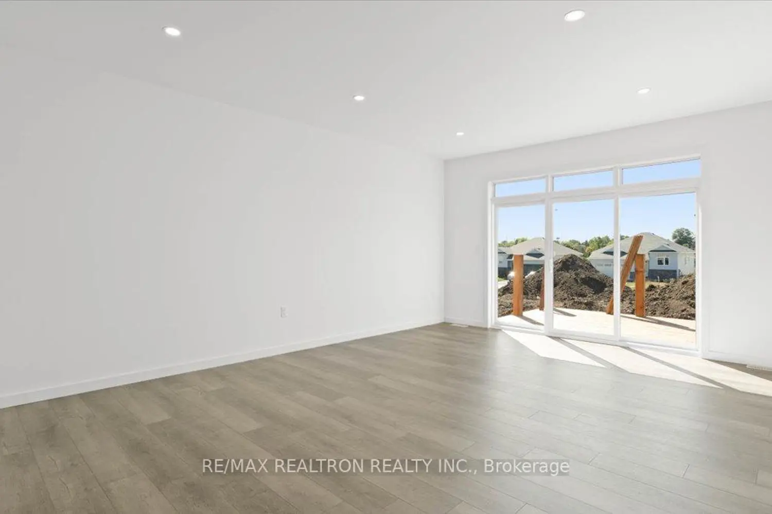 Additional image 12 of 47 Summit Crescent