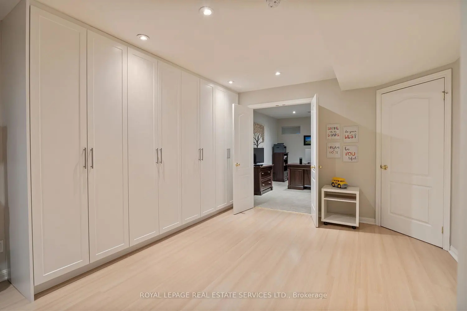 Additional image 18 of 140 Kingsbridge Circle