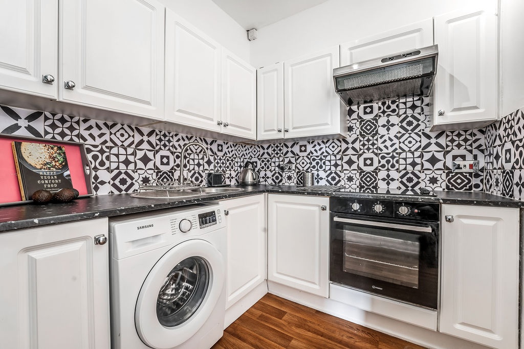 Additional image 9 of 2 Bed Flat, Piersfield Grove, EH8, N1 7GU