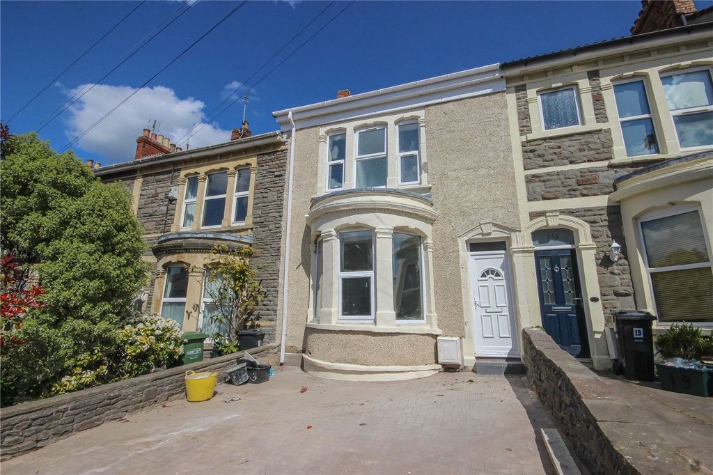 7 bed terraced house to rentCassell Road, Bristol BS16