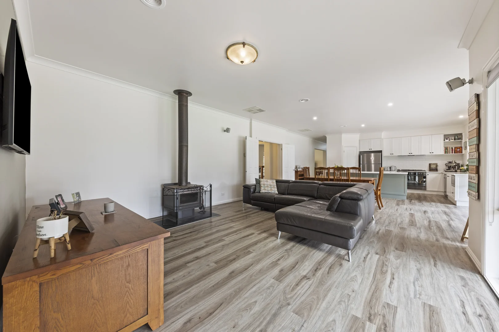 Additional image 13 of 4 Hague Court, Drouin VIC 3818