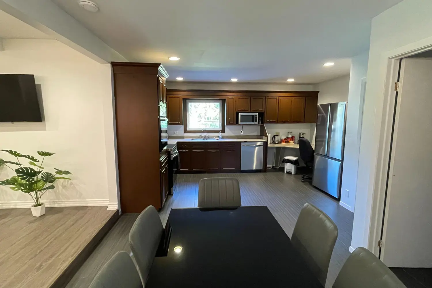 Additional image 9 of 335 Robson Road