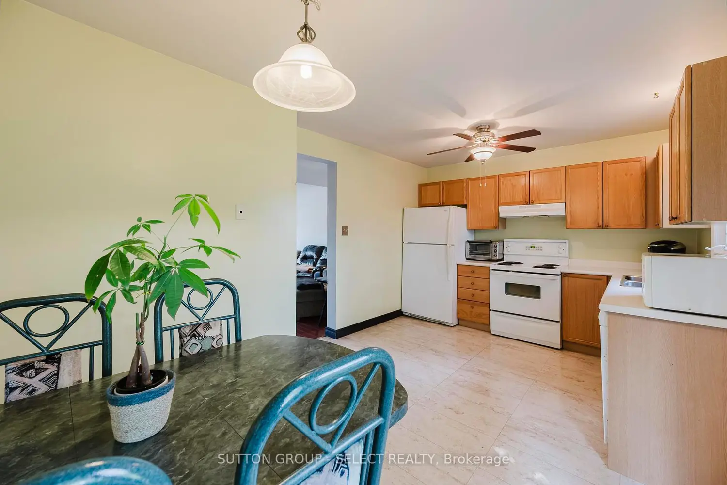 Additional image 9 of 151 Martinet Avenue 11