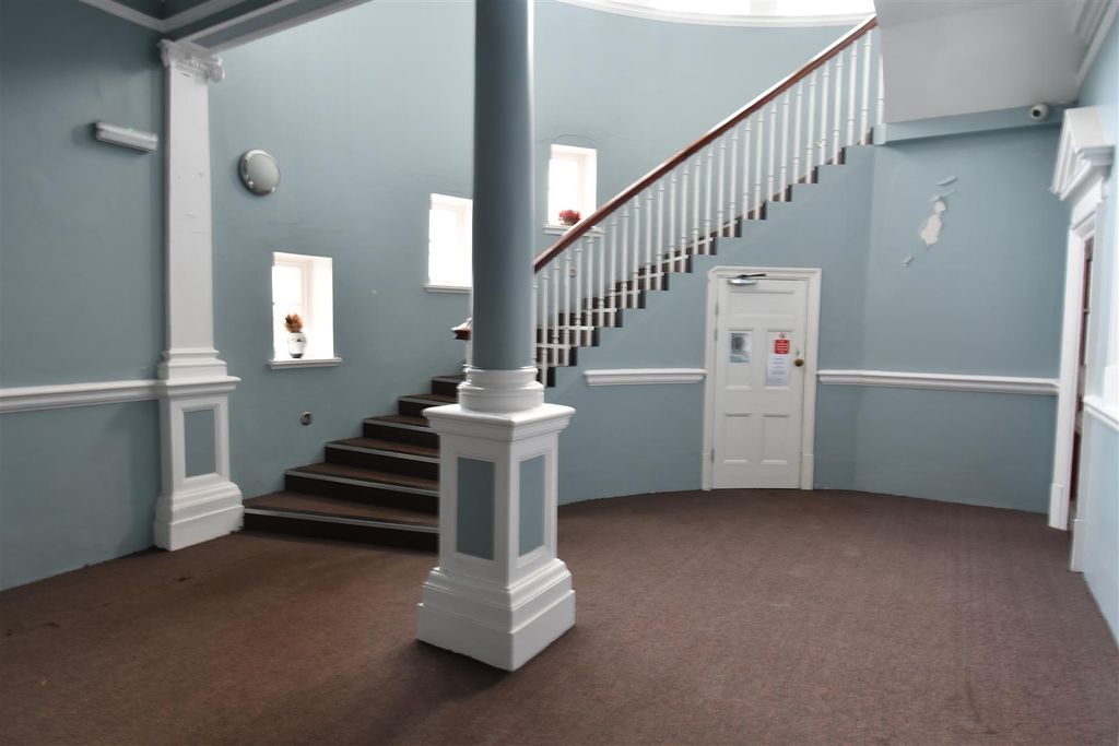 Additional image 2 of 2 bed flat to rent41 Dock View Road, Barry CF63