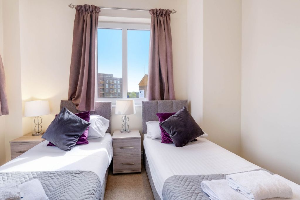 Additional image 4 of 2 bed flat to rentQueen Street, Maidenhead SL6