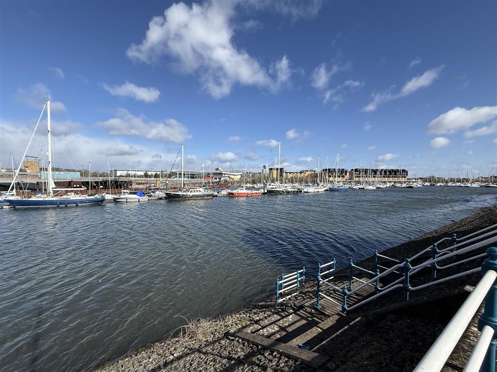 Additional image 10 of 1 bed flat to rentPierhead View, Penarth CF64