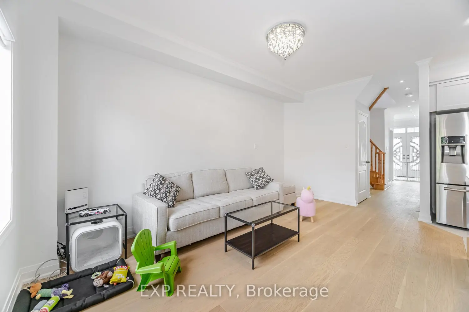 Additional image 5 of 32 Arco Circle