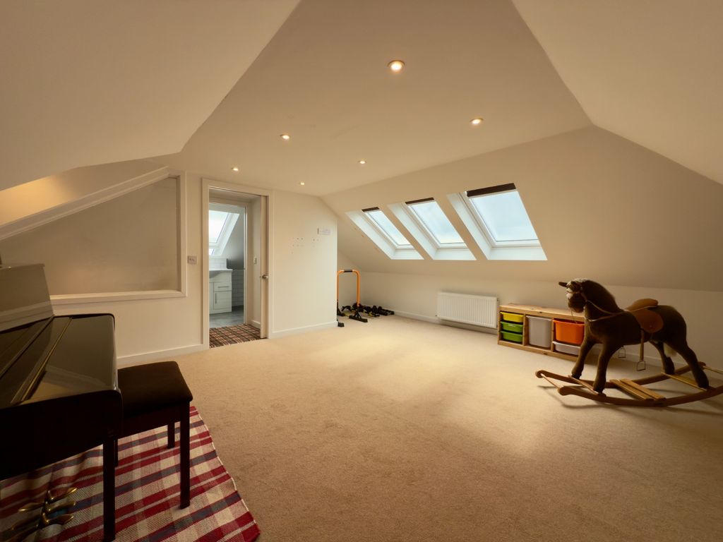 Additional image 17 of 4 bed flat to rentRoyal Crescent, Dunoon, Argyll & Bute PA23