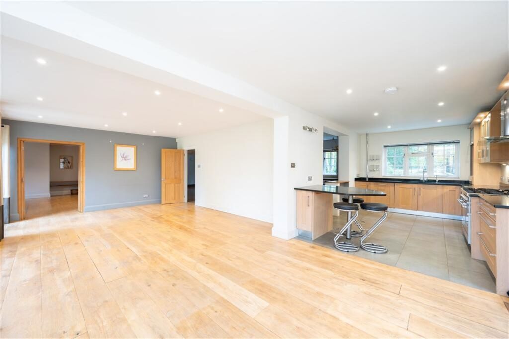 Additional image 2 of 6 bed detached house to rentForest Grange, Horsham, West Sussex RH13