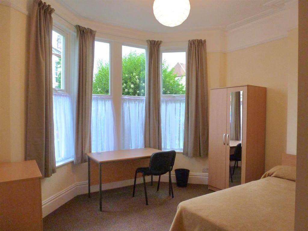 Additional image 4 of 7 bed end terrace house to rentFilton Avenue, Horfield BS7