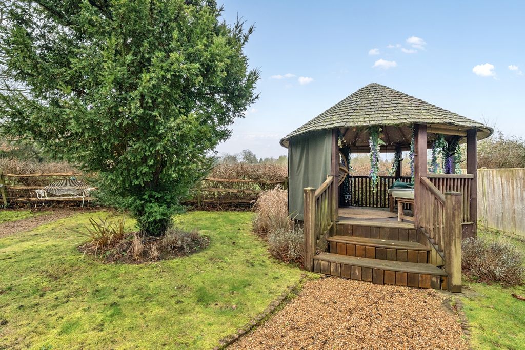 Additional image 9 of 5 bed detached house to rentPelling Hill, Old Windsor, Windsor SL4