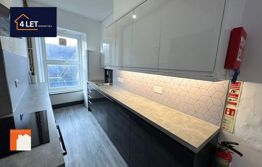Additional image 2 of 4 bed flat to rentFlat 2, Portland Street, Aberystwyth SY23