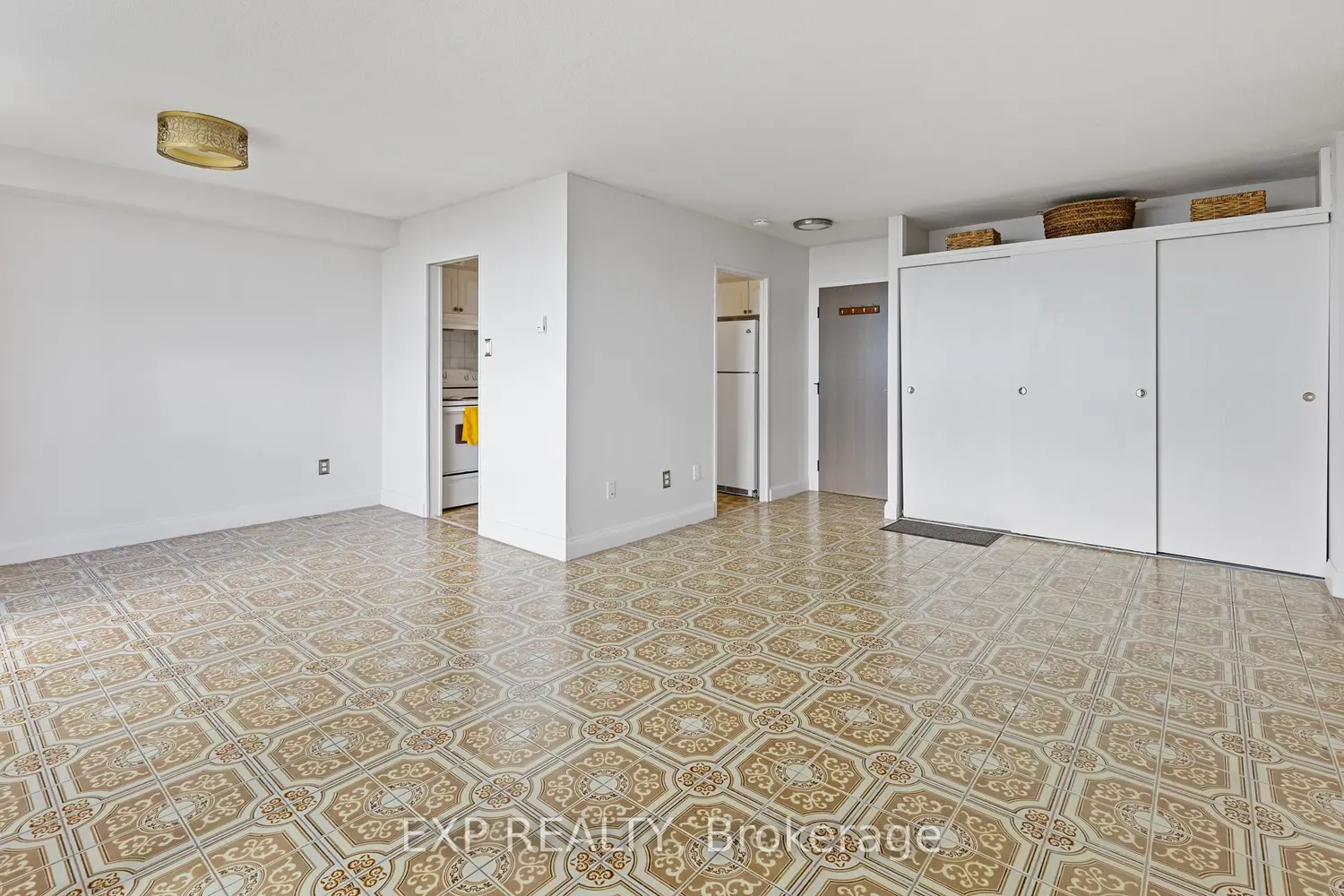 Additional image 4 of 3390 Weston Road 2006