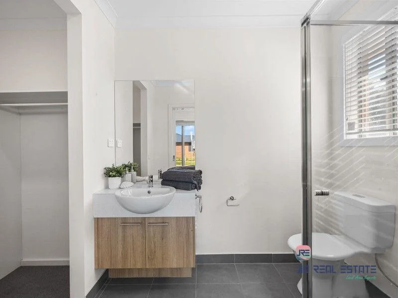 Additional image 11 of 2 Blackscroft Road, Thornhill Park VIC 3335